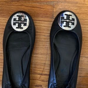 Tory Burch flats 9.5 black with silver logo !
